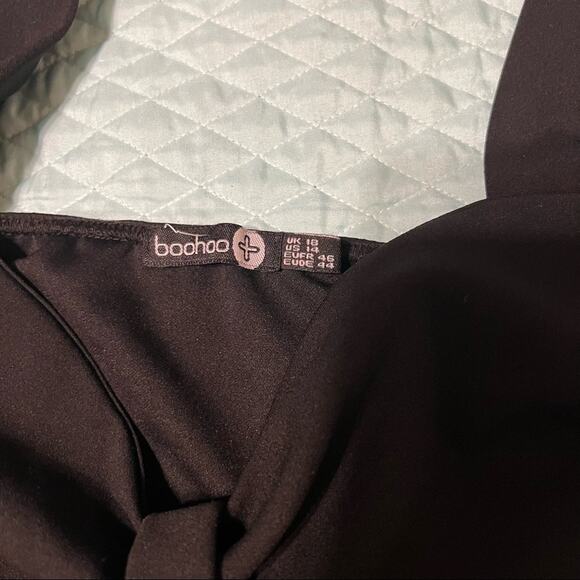 Boohoo Plus PUFF SLEEVE LACE JUMPSUIT Size 14 - Picture 6 of 6